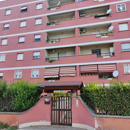 Comodo E Luminoso Appartamento A Ciampino Daire Ciampino