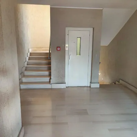 Comodo E Luminoso Appartamento A Ciampino Daire
