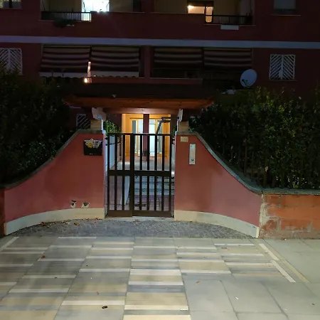 Comodo E Luminoso Appartamento A Ciampino
